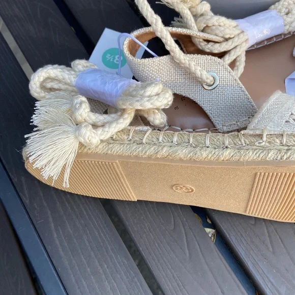 A new day cream lace up sandals   New - Picture 3 of 6